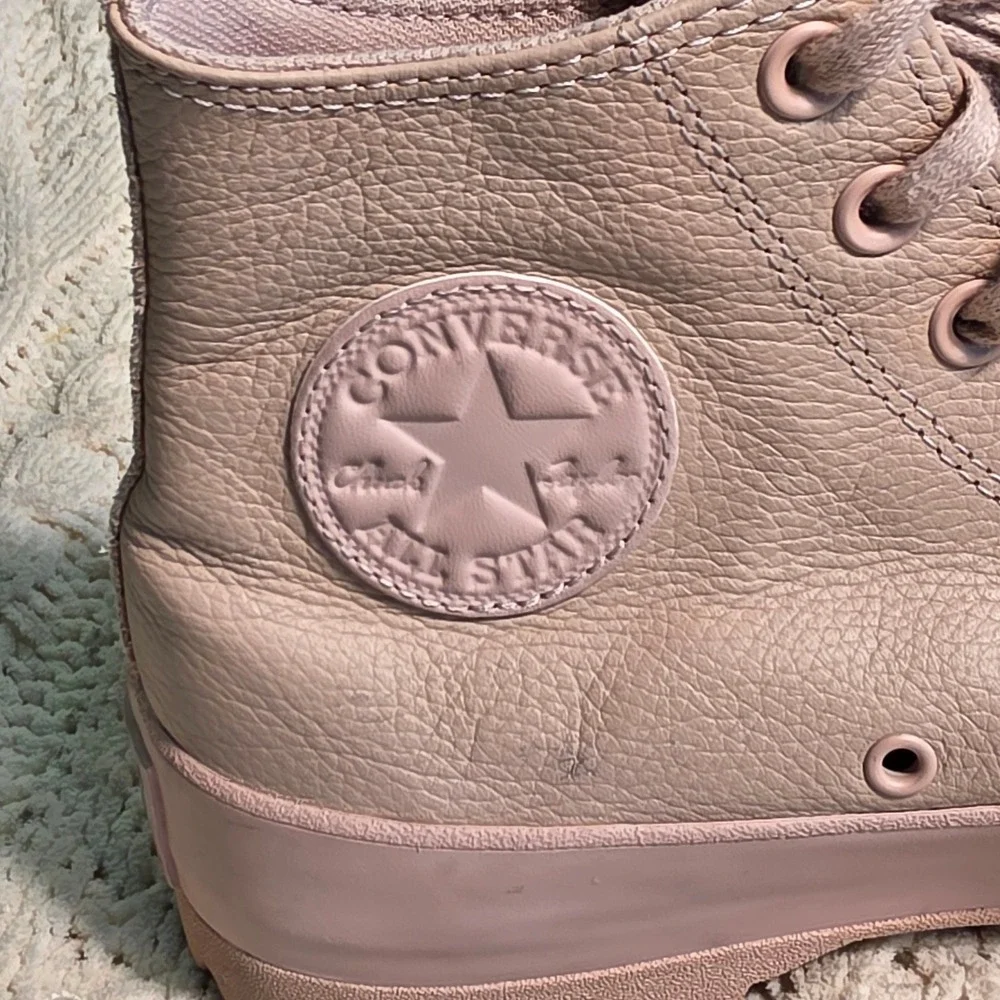 Converse Chuck Taylor Lugged Platform‎ Leather High Top Sneaker Pink Women's 9
